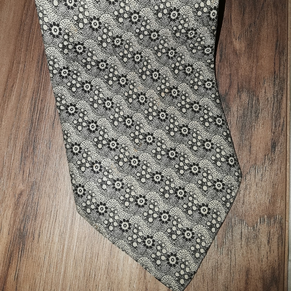 Brioni tie